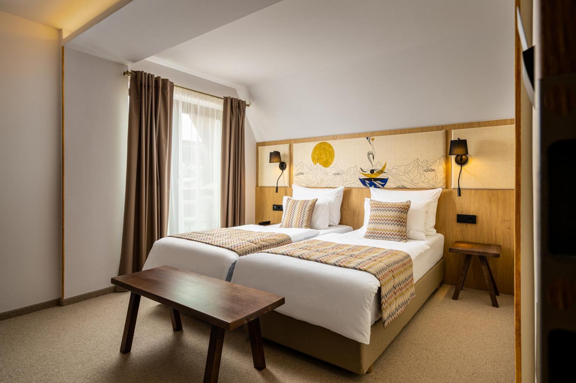Hotel Valedor Boutique & Spa Buşteni Buitenkant foto